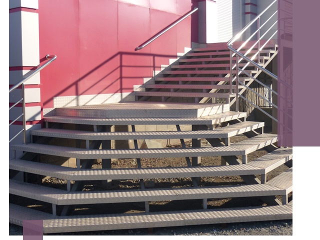 Лестницы для магазина в Тайшете — изготовление и монтаж