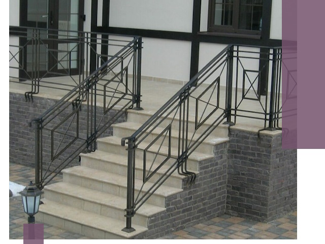 Перила для крыльца в Тайшете — монтаж, изготовление и установка